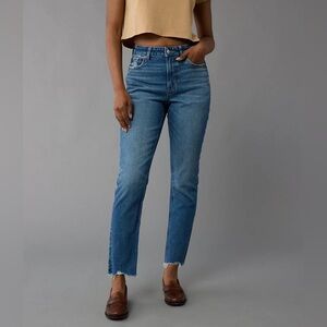 NWT American Eagle Strigid Super High Rise Mom Jean Women's Size 8 Standard